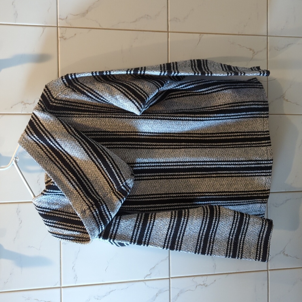 Mexican Sweater - Picture 3 of 3